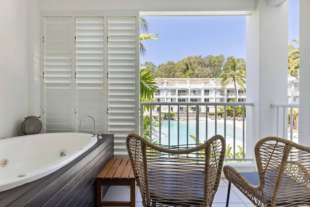 Fig Oasis—Poolside Resort Living At The Beach Club بالم كوف
